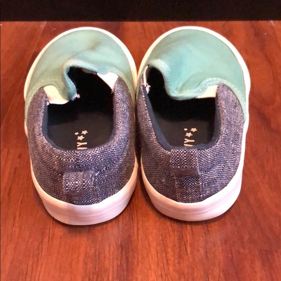 Used good condition Old Navy slip ons - Picture 4 of 5